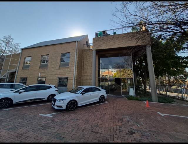 117M² OFFICE TO LET IN RIVONIA